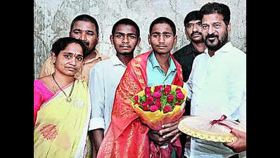Revanth: Revanth Lauds Teen For Saving 6 People | Hyderabad News ...