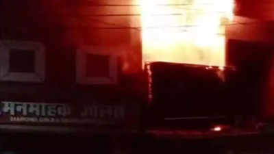 Fire breaks out at clothing warehouse in UP's Etawah; no one injured ...