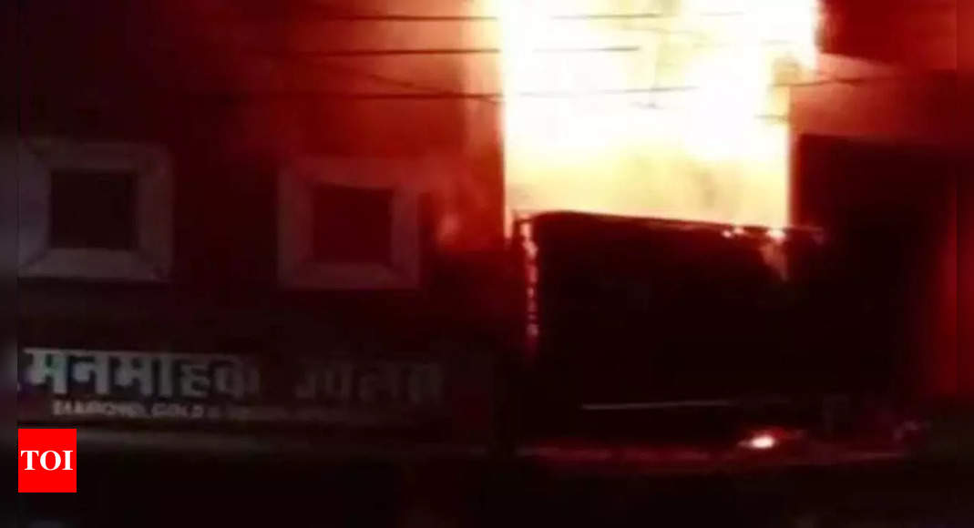 fire breaks out at clothing warehouse in UP's Etawah; no one injured