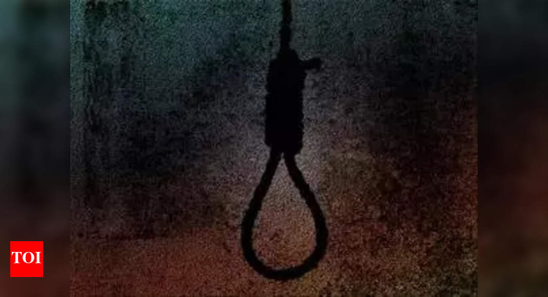 Kota Suicide: NEET aspirant found hanging from ceiling fan of hostel room in Kota | Jaipur News - Vimarsana News