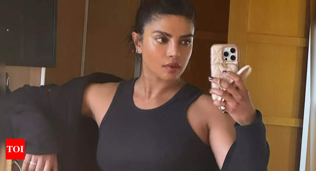 Priyanka Chopra flaunts her toned physique in ‘between shots selfie’ from the sets of Heads of State | Hindi Movie News – Times of India