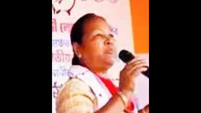 Junmoni mom seeks votes for Congress’s Mira