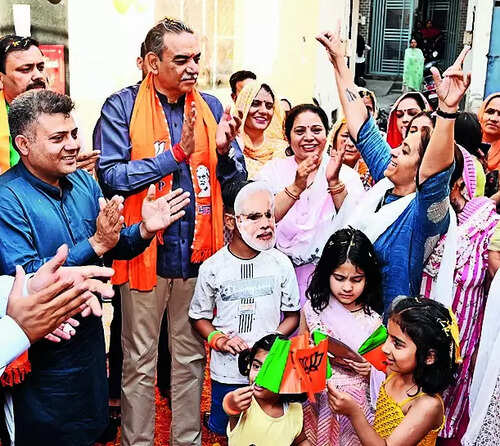 Tandon banks heavily on Modi magic to sail through