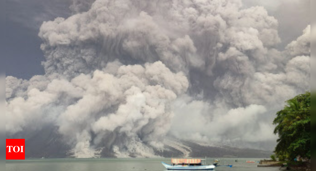 Indonesia’s Mount Ruang erupts again, forces airport closure and evacuations – Times of India