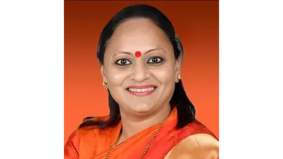 Shiv Sena nominates MLA Yamini Jadhav from Mumbai South, 3 years ago I-T sought her disqualification