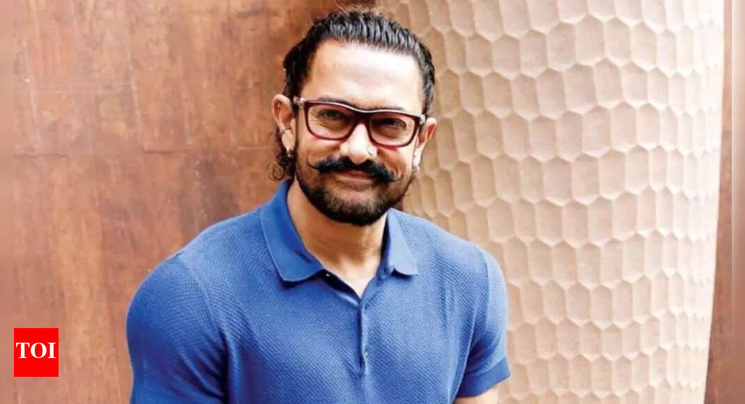 Makarand Deshpande reveals he laughed at Aamir Khan when he introduced himself as the hero of ‘Qayamat Se Qayamat Tak’ – Times of India Makarand Deshpande reveals he laughed at Aamir Khan when he introduced himself as the hero of ‘Qayamat Se Qayamat Tak’ – Times of India