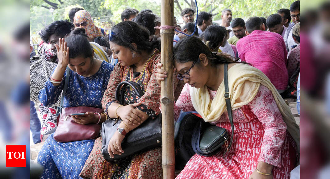 School Appointees: School appointees who lost their jobs get April salary | Kolkata News - Vimarsana News
