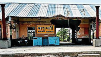 Maharashtra: Railway station in a shambles, Pawars' town banks on swanky bus terminus
