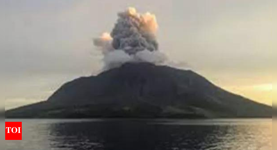 Indonesia’s Ruang volcano spews more hot clouds after eruption forces closure of schools, airports – Times of India