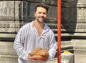 Sanjay seeks blessings at Trimbakeshwar temple