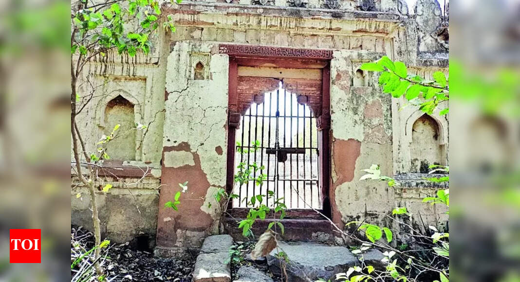 Jamali-Kamali Mosque: Conservation of Jamali-Kamali Mosque and Tomb Set ...