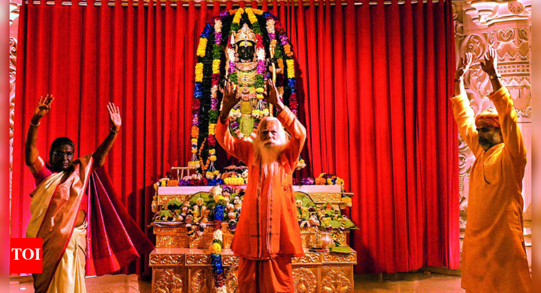 Amid Rahul's jibe, President offers prayer at Ram temple | Lucknow News - Vimarsana News