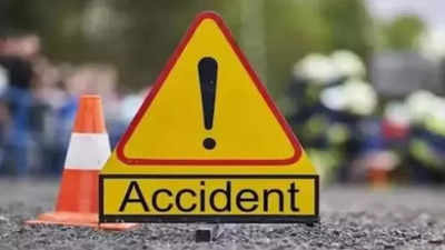 Car sandwiched between truck and bus in Thrissur, occupants escape with injuries