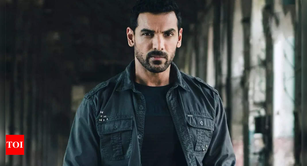 John Abraham gifts expensive shoes to a fan on his birthday, helps him tie the laces | Hindi Movie News