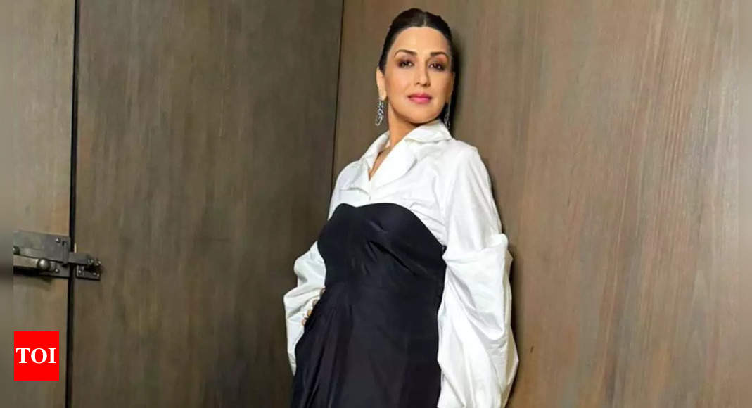 Sonali Bendre recalls being body-shamed in the 90s: ‘Every producer was trying to fatten me up’ – Times of India