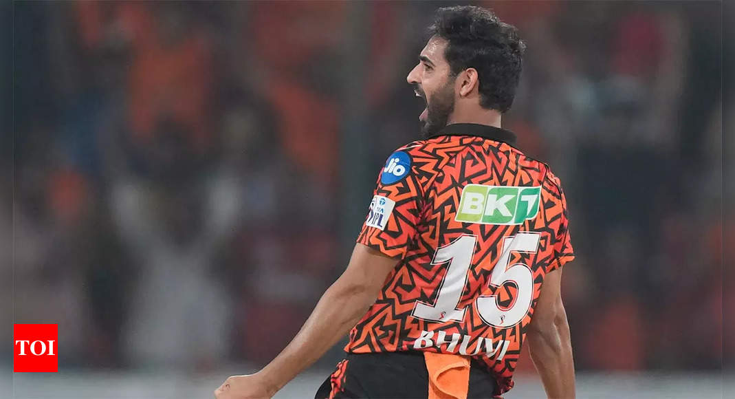 Watch: Bhuvneshwar Kumar snatches victory from jaws of defeat as SRH clinch humdinger by 1 run against RR | Cricket News – Times of India