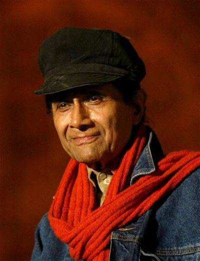 People in Pakistan remember Dev Anand