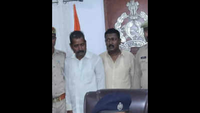 Two from TN arrested for duping people
