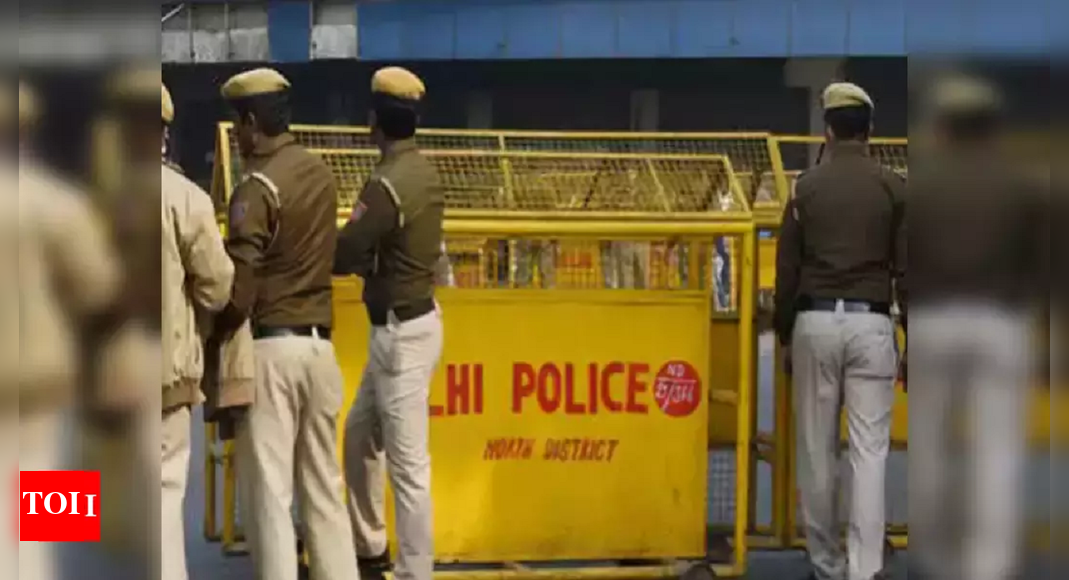 Delhi cops: Bomb hoax aimed to spark mass panic | Delhi News - Vimarsana News