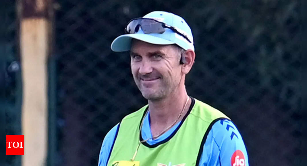 ‘Rishte mein to hum tumhare’: When a 53-year-old head coach Justin Langer out-did LSG’s Naveen-ul-Haq, 24, in… | – Times of India