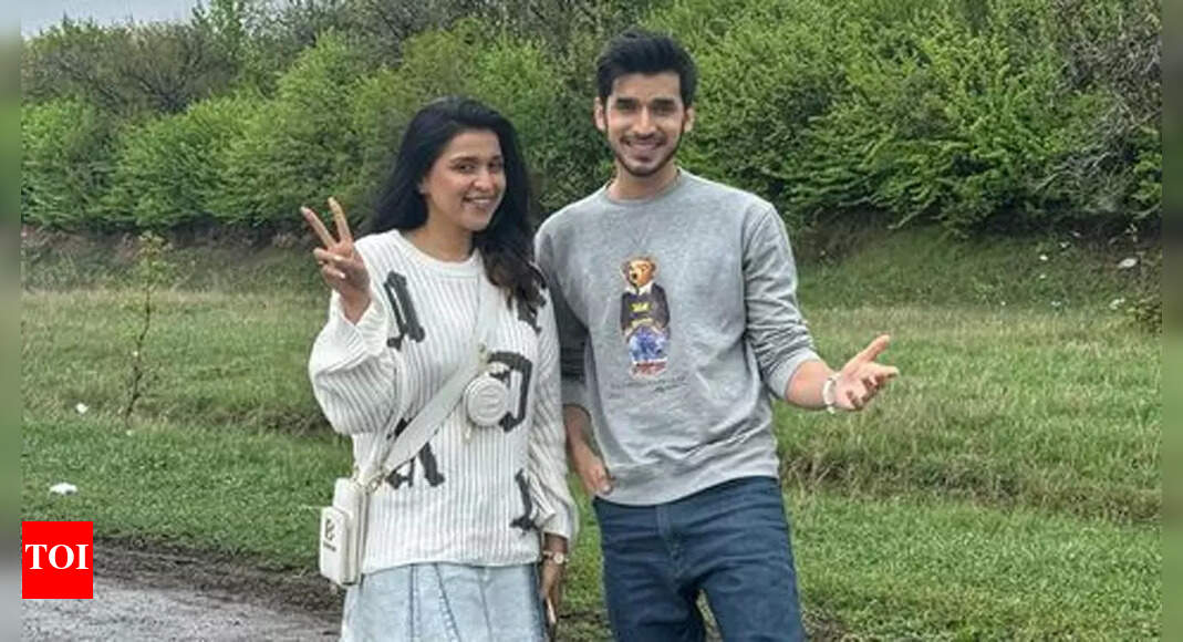 Kundali Bhagya's Paras Kalnawat and Bigg Boss 17 fame Mannara Chopra to collaborate soon; tease fans with a photo posing together - Vimarsana News