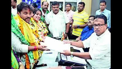 BJP’s Mahtab, Cong candidate Sofia file nomination papers