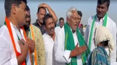 Telangana Congress candidate Jeevan Reddy slaps woman after she says will vote for 'flower' symbol