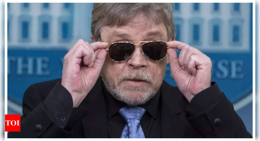 Star Wars Actor Mark Hamill Drops By White House For A Visit With Joe Bi Wan Kenobi 