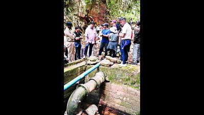 Conrad treks to inspect Um-Jasai water level