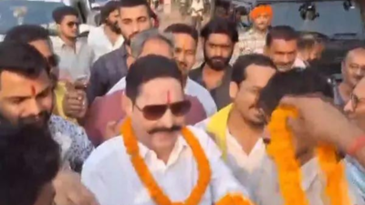 Ex-RJD MLA, out on parole, rallies support for JDU candidate in Bihar
