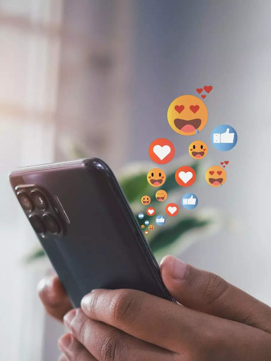 10 Things Students Should Never Share on Social Media | Times of India