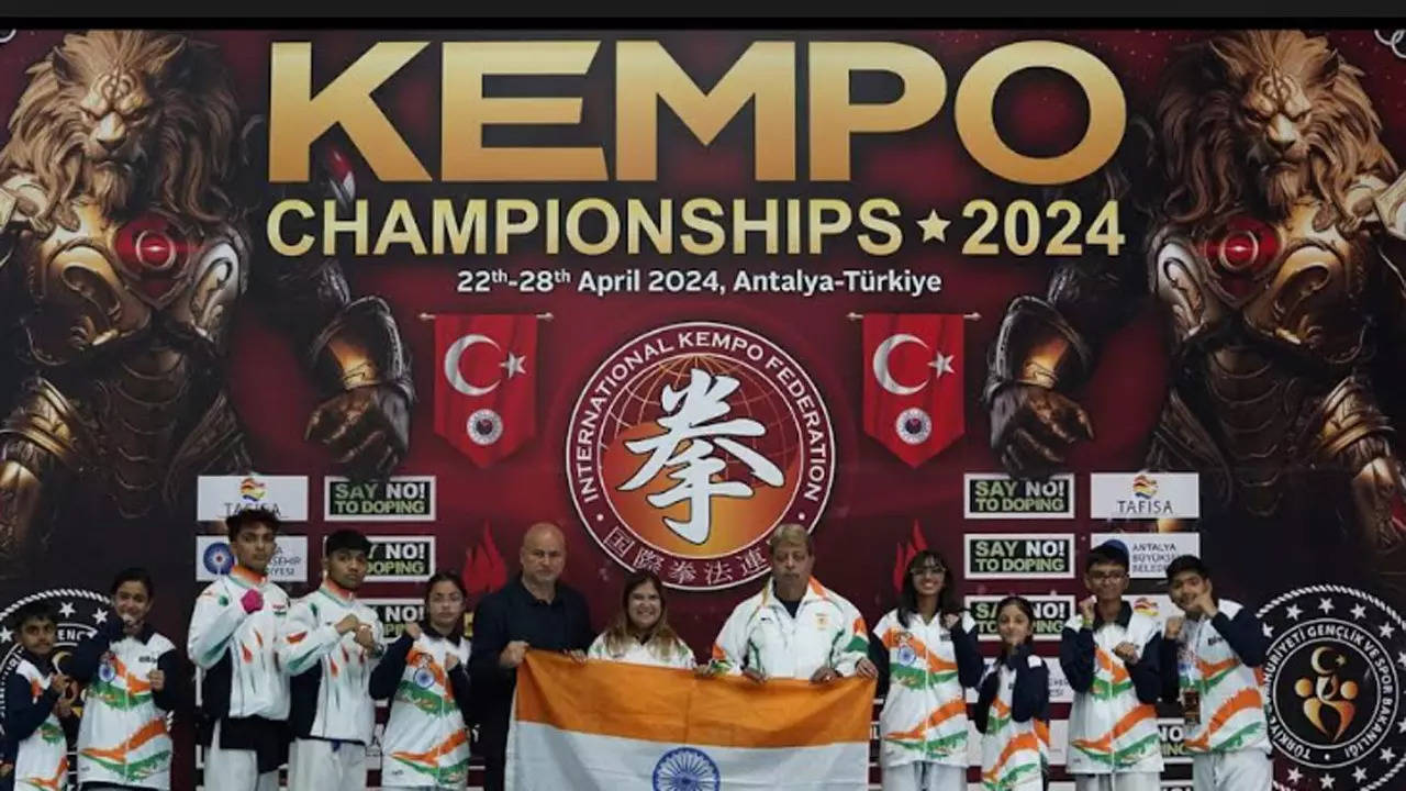 Hintli karateciler Türkiye’de düzenlenen Dünya Kempo Şampiyonası’nda 19 madalyayla parladı  Daha fazla spor haberi