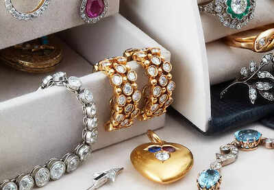 Zodiac Signs Who Love Jewelry