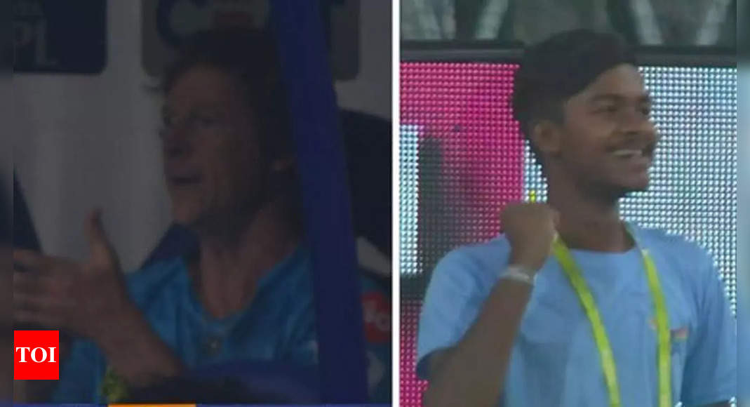 Ball boy over the moon as Jonty Rhodes applauds his stunning catch behind the fence. Watch | Cricket News – Times of India