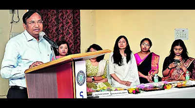 Govt felicitates UPSC toppers from Bengal