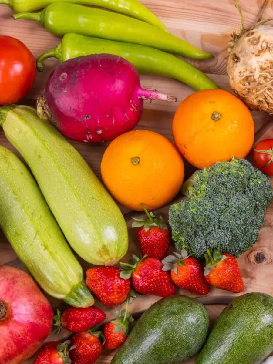  இந்த 12 பழங்கள் மற்றும் காய்கறிகளில் அதிக பூச்சிக் கொல்லிகள் உள்ளன - தவிர்க்கவும் 