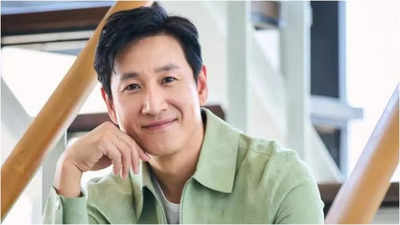 Lee Sun Gyun's unreleased works pose dilemma for distributors: Report