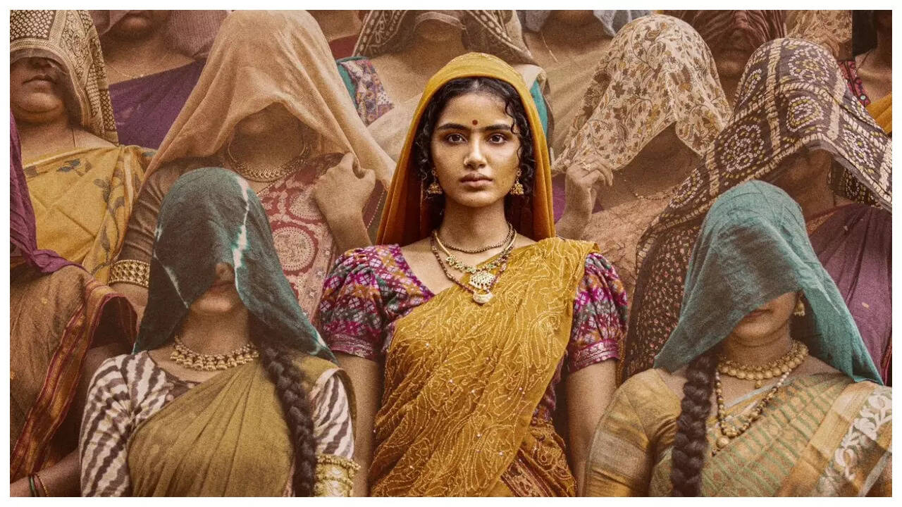 Paradha' first look: Anupama Parameswaran and Darshana Rajendran to play the leads in female-oriented drama | - Times of India