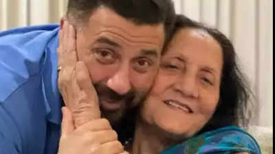Sunny Deol recalls mom Prakash Kaur beating him with slippers when he got injured while playing