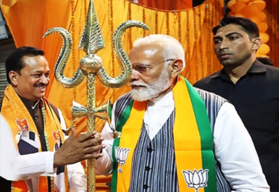 PM Modi greets BJP candidate Ramesh Awasthi in heartwarming encounter during Kanpur roadshow