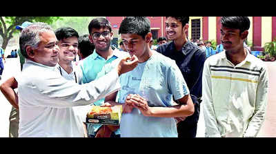 Students: City students excel in ISC and ICSE Board results | Allahabad ...