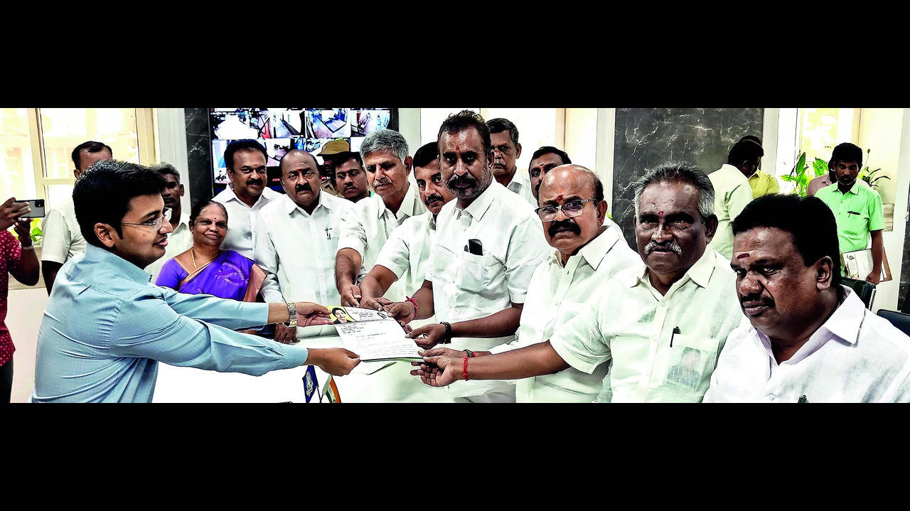 Water Shortage: AIADMK MLAs petition collector to address water shortage in city | Coimbatore News
