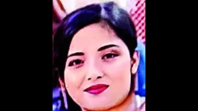 Kolkata cafe murder: Husband stabs estranged wife inside cafe, chases & kills her on road outside