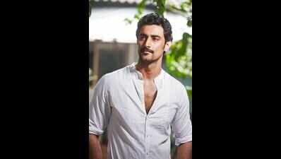 Kunal Kapoor missing from the promotions of Don 2 | Lucknow News ...