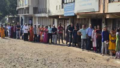 Long queues outside polling stations in Kolhapur right from morning 7:30am