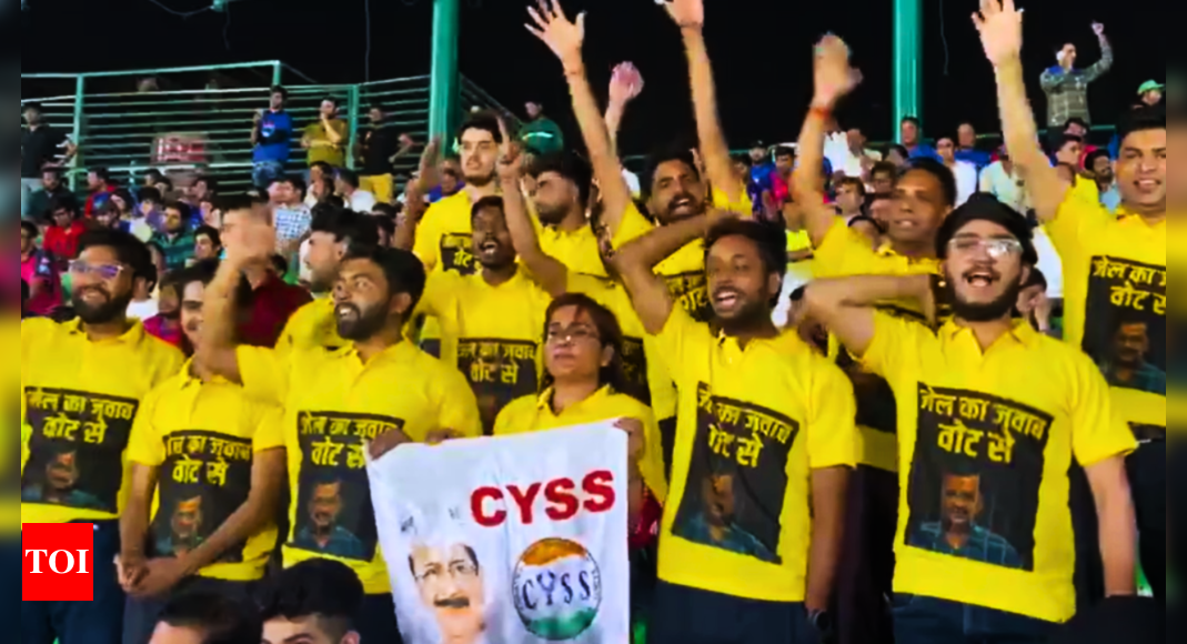 Slogans raised in support of Kejriwal at IPL match
