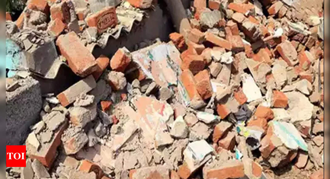 Seven killed in wall collapse amid heavy rain in Hyderabad