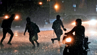 Hyderabad massive traffic jams after heavy rainfall lashes city