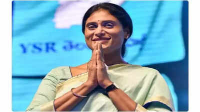 YS Sharmila asks PM to listen to the "Mann ki baat" of people of Andhra Pradesh, sends radio as a gift to Modi