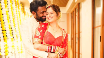 New bride Arti Singh shares love-filled pics with hubby Dipak Chauhan, writes 'Diya aur Baati Hum'